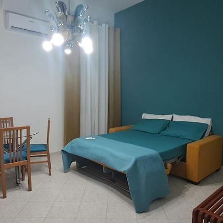 Appartamento Mendozza House Napoli Esterno foto